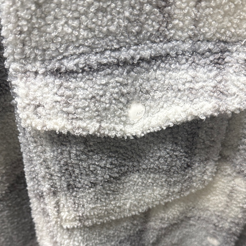 Abercrombie & Fitch Cream and Gray Plaid Teddy Jacket - Picture 5 of 5